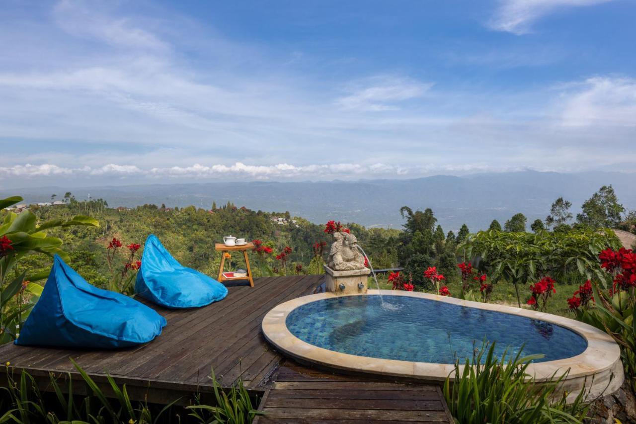 Munduk Tentrem Resort Exterior photo