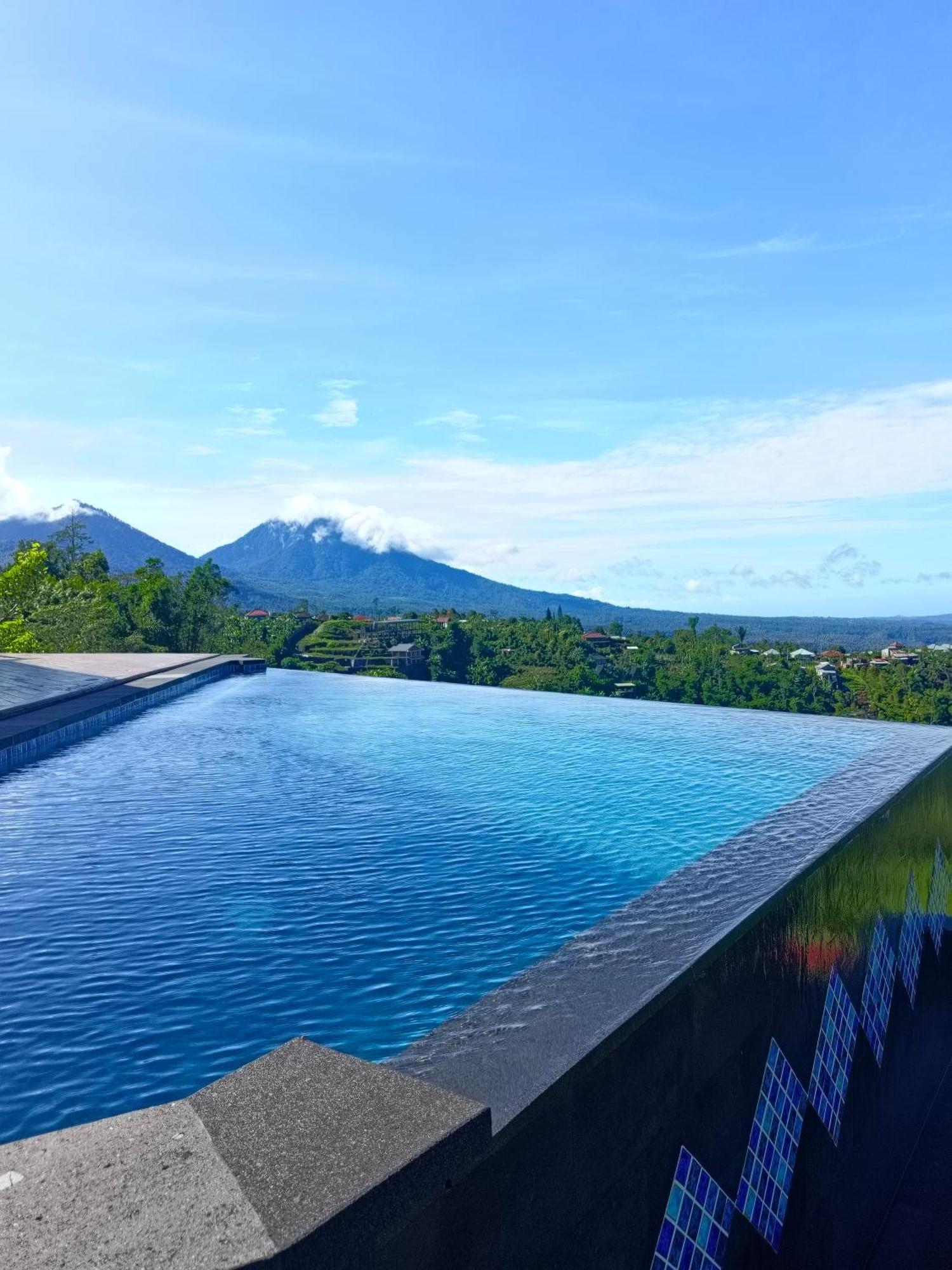 Munduk Tentrem Resort Exterior photo