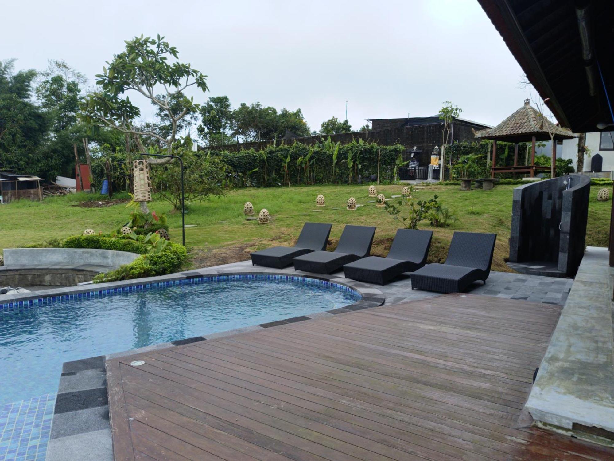Munduk Tentrem Resort Exterior photo